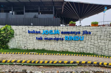 Yogyakarta, Endonezya - 24 Kasım 2024 - Heha Sky View 'daki ikonik ifadeler Yogyakarta' daki viral hedeflerden biri olan JoGJA 'nın özlem yaratmaması değildir.