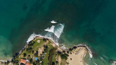 le marin, martinique, Karayiplerdeki Anse figier plajının insansız hava aracı resmi