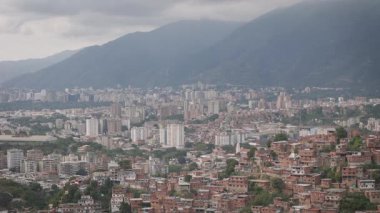 Şehirle ötekileştirilmişler arasındaki sosyal ve ekonomik fark