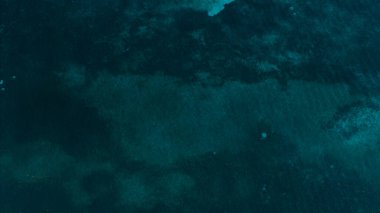 Cancun, Meksika, Riviera Maya 'nın kristal berrak sularının hava manzarası.