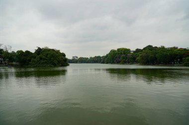 Şehir parkının güzel manzarası