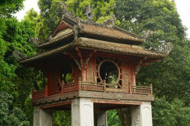 Vietnam bahçesindeki Çin tapınağı.