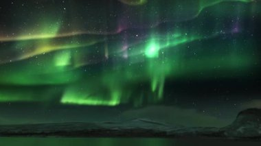 Aurora Borealis animasyon geçmişi. 4k çözünürlük ve döngü tabanlı