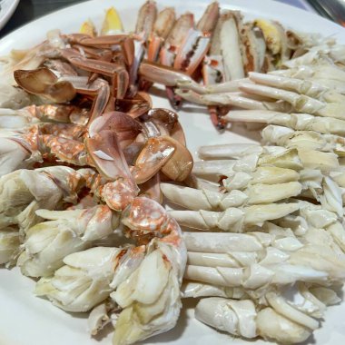 Taze haşlanmış Yengeç Bacağı ve Pençeleri