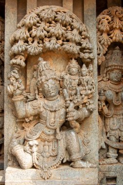 Somanathapura 'daki Chennakeshava Tapınağı kompleksinin içine oyulmuş güzel bir heykel.