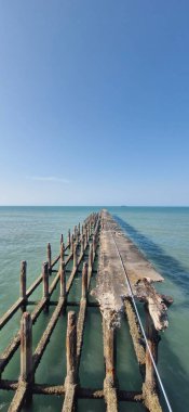 Ponte dos Ingleses, Fortaleza 'nın Iracema Sahili' nde yer alan bir rıhtımdır. 1912 yılında inşa edilmiş ve demirden yapılmıştır, 120 metre uzunluğundadır. Fortaleza, Cear, Brezilya