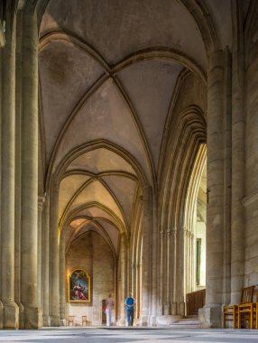 Men 's Abbey' in, Saint Etienne Kilisesi 'nin, Caen' in, Normandiya 'nın, Fransa' nın sakin manzarası. Gotik mimari ve dini sanat huzur ve saygı ortamı yaratıyor..