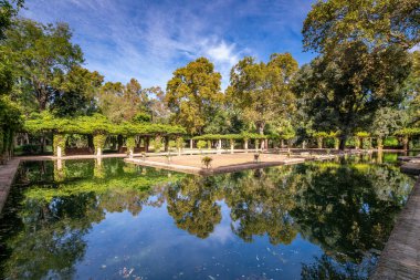 Mimar Ramon Balbuena y Huertas tarafından 1916 yılında tasarlanan modernist bina Seville, İspanya 'da yer almaktadır. Karmaşık görünüşü ve tarihsel önemi dikkat çekicidir..