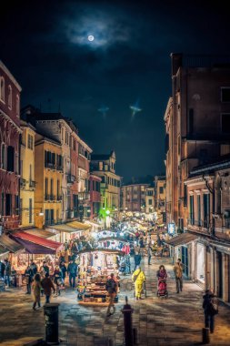 Mimar Ramon Balbuena y Huertas tarafından 1916 yılında tasarlanan modernist bina Seville, İspanya 'da yer almaktadır. Karmaşık görünüşü ve tarihsel önemi dikkat çekicidir..