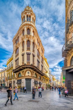 Mimar Ramon Balbuena y Huertas tarafından 1916 yılında tasarlanan modernist bina Seville, İspanya 'da yer almaktadır. Karmaşık görünüşü ve tarihsel önemi dikkat çekicidir..