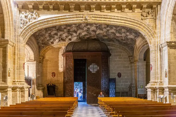 stock image Historical interior of Iglesia de Santo Domingo in Sanlucar de Barrameda, Cadiz, Andalusia, Spain showcasing intricate architecture and serene atmosphere.