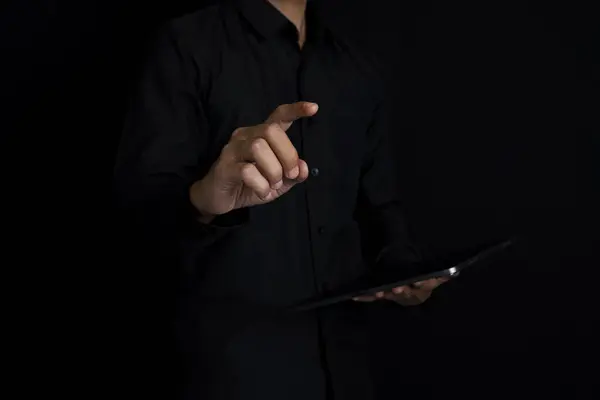 Blockchain Teknoloji Konsepti için Kara El, Devrimci Endüstriler, Güvenli, Yerel İşlemler ve Değişmez Dijital Veri için Sınırsız Engelleme Teknolojisi Araştırması.