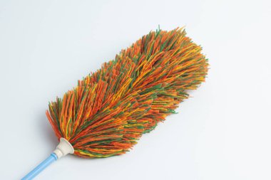 sulak. Toz bezi, renkli yün ipliklerden yapılmış toz temizleyici.