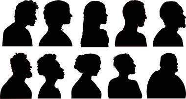 Farklı yönlere bakan farklı insanların siluetleri