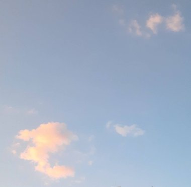 Bulutlu güzel gökyüzü