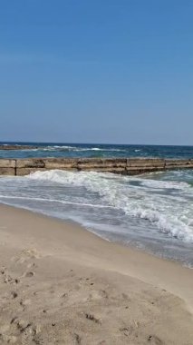 Deniz kıyısının güzel manzarası