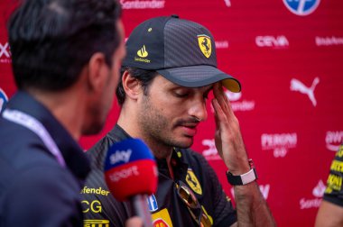 İtalyan GP F1 2024, 27 Ağustos 2024, Monza, İtalya - Formula 1 Carlos Sainz Ferrari sürücüsü