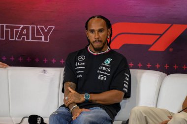 İtalyan GP F1 2024, 27 Ağustos 2024, Monza, İtalya - Mercedes için Formula 1 Lewis Hamilton sürücüsü