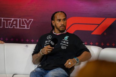 İtalyan GP F1 2024, 27 Ağustos 2024, Monza, İtalya - Mercedes için Formula 1 Lewis Hamilton sürücüsü