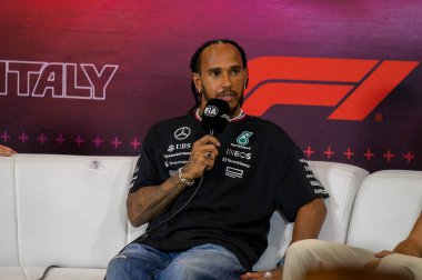 İtalyan GP F1 2024, 27 Ağustos 2024, Monza, İtalya - Mercedes için Formula 1 Lewis Hamilton sürücüsü
