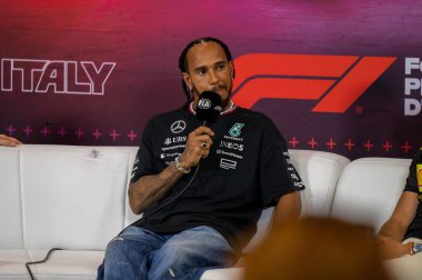 İtalyan GP F1 2024, 27 Ağustos 2024, Monza, İtalya - Mercedes için Formula 1 Lewis Hamilton sürücüsü
