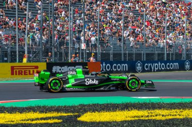 İtalyan GP F1 2024, 30 Ağustos 2024, Monza, İtalya - Sauber Formula 1 Zhou sürücüsü