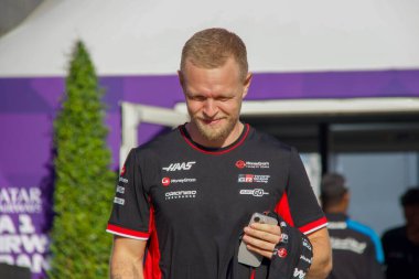 Katar GP F1 2024, 29 Kasım 2024, Losail, Katar - Haas için Formula 1 Kevin Magnussen sürücüsü