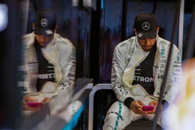 Katar GP F1 2024, 30 Kasım 2024, Losail, Katar - Mercedes için Formula 1 Lewis Hamilton sürücüsü