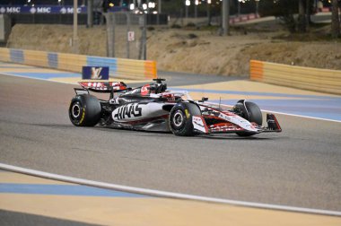Bahreyn GP F1 2025, 27 Şubat 2025, Sakhir, Bahreyn - Haas için Formula 1 Esteban Ocon sürücüsü
