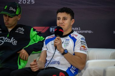 Bahreyn GP GP F1 2025, 28 Şubat 2025, Sakhir, Bahreyn - Yarış Boğaları için Formula 1 Hadjar sürücüsü