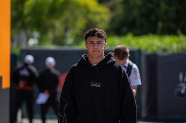 ImolaGP GP GP F1 2025, 16 Mayıs 2025, Imola, Emilia Romagna - Yarış Boğaları için Formula 1 Hadjar sürücüsü