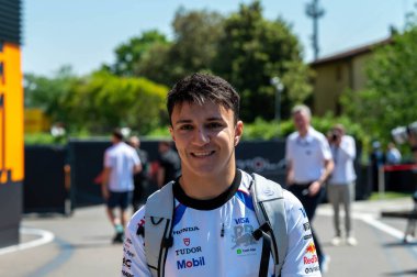 ImolaGP GP GP F1 2025, 16 Mayıs 2025, Imola, Emilia Romagna - Yarış Boğaları için Formula 1 Hadjar sürücüsü