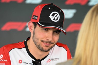 SpanishGP GP GP F1 2025, Haziran 12025, Barcellona, İspanya - Haas için Formula 1 Esteban Ocon sürücüsü