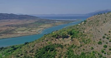 Arnavutluk Rivierası boyunca güzel plajlar, hava manzarası