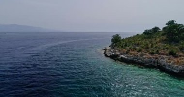 Yaz İyon Deniz Havacılığı. Kumlu sahil manzaralı.