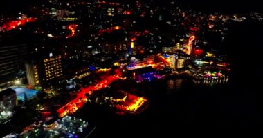 Arnavutluk, Arnavutluk ve Riviera 'daki Saranda kentinin güzel hava manzarası, insansız hava aracı manzarası