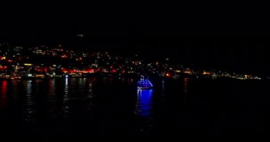 Arnavutluk, Arnavutluk ve Riviera 'daki Saranda kentinin güzel hava manzarası, insansız hava aracı manzarası