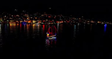Arnavutluk, Arnavutluk ve Riviera 'daki Saranda kentinin güzel hava manzarası, insansız hava aracı manzarası