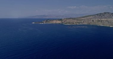 Arnavutluk Rivierası boyunca güzel plajlar, hava manzarası