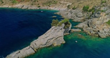 Yaz İyon Deniz Havacılığı. Kumlu sahil manzaralı.