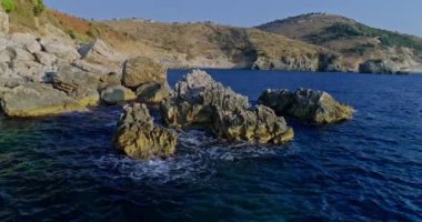 Arnavutluk Riviera, Güney Arnavutluk 'ta Saranda yakınlarındaki plaj, hava manzarası