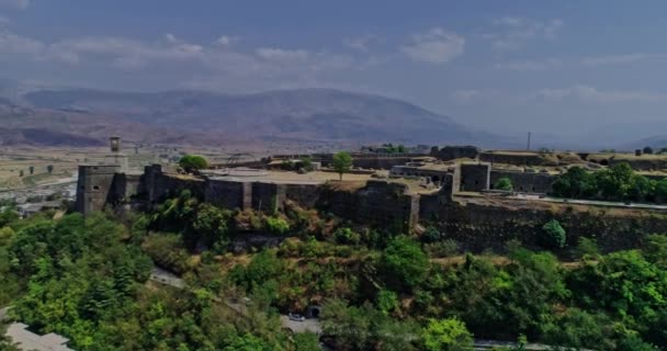 Widok Lotu Ptaka Starą Fortecę Wieżę Zegarową Gjirokaster Albania Lista — Wideo stockowe