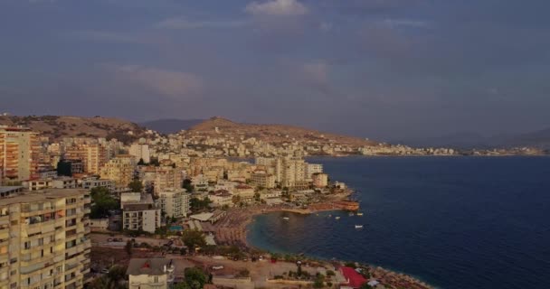 Όμορφη Θαλασσογραφία Παραλία Στα Παράλια Του Ιονίου Πελάγους Στην Αλβανία — Αρχείο Βίντεο