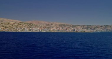 Yaz İyon Deniz Havacılığı. Kumlu sahil manzaralı.