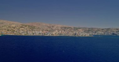 Arnavutluk Rivierası boyunca güzel plajlar, hava manzarası