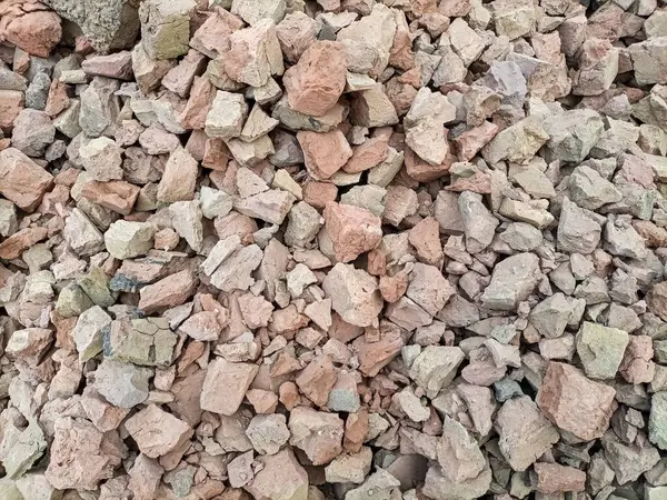  Eski Kırık Tuğla Doku Arkaplanı. Doku arka planı, eski, kırık tuğlaların kırsal çekiciliğini sergiliyor.