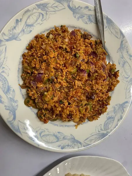 Klasik Yumurta Bhurji Baharatlı Hint Yumurtası