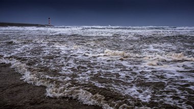 Fransa 'nın güneyindeki Port La Nouvelle sahilinde fırtına.