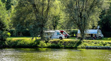 Neckar Nehri 'nde kamp - Eberbach