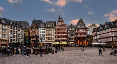 Frankfurt şehrinin eski bir kasabası.